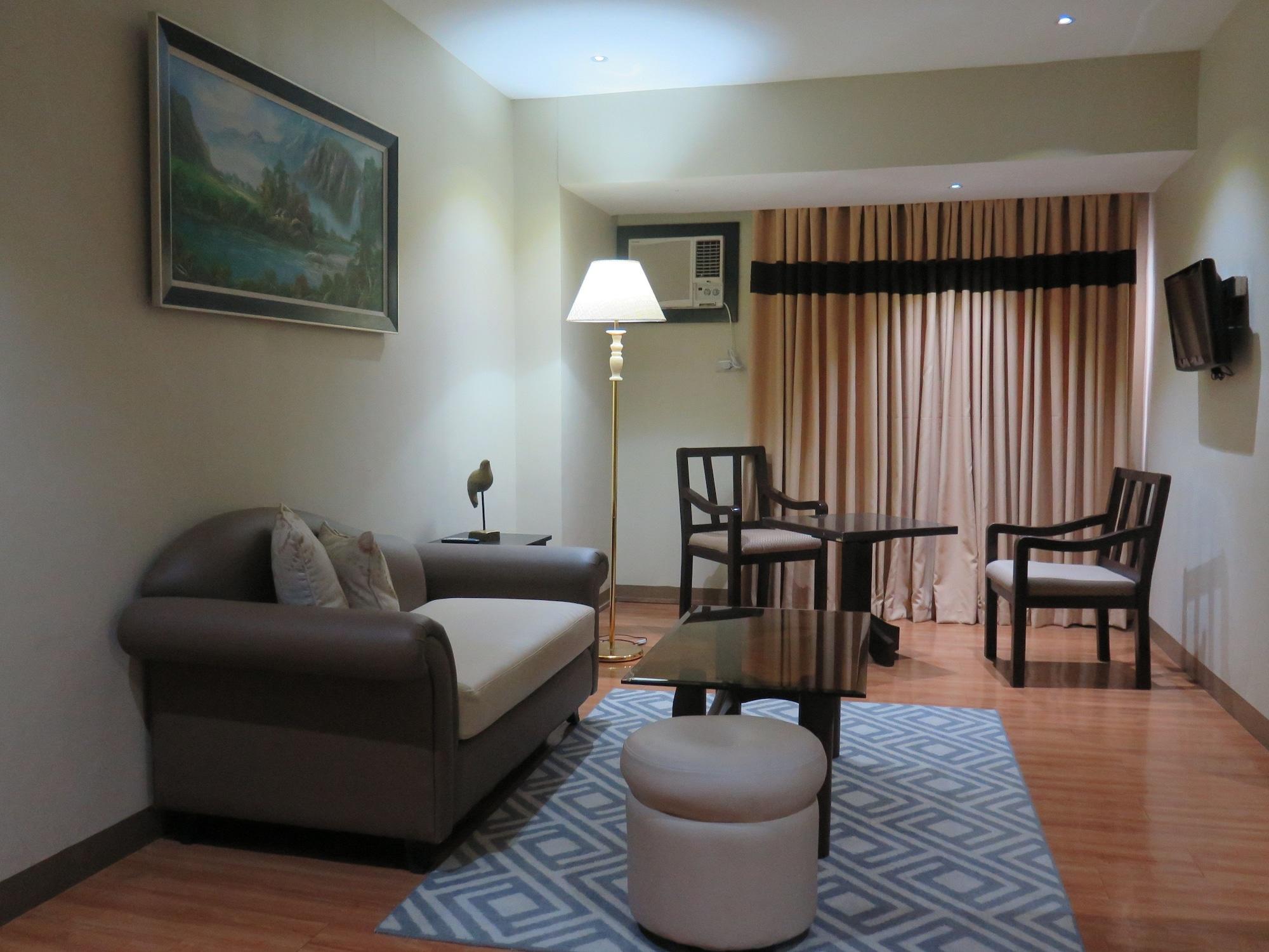 The Pinnacle Hotel And Suites Davao City Esterno foto