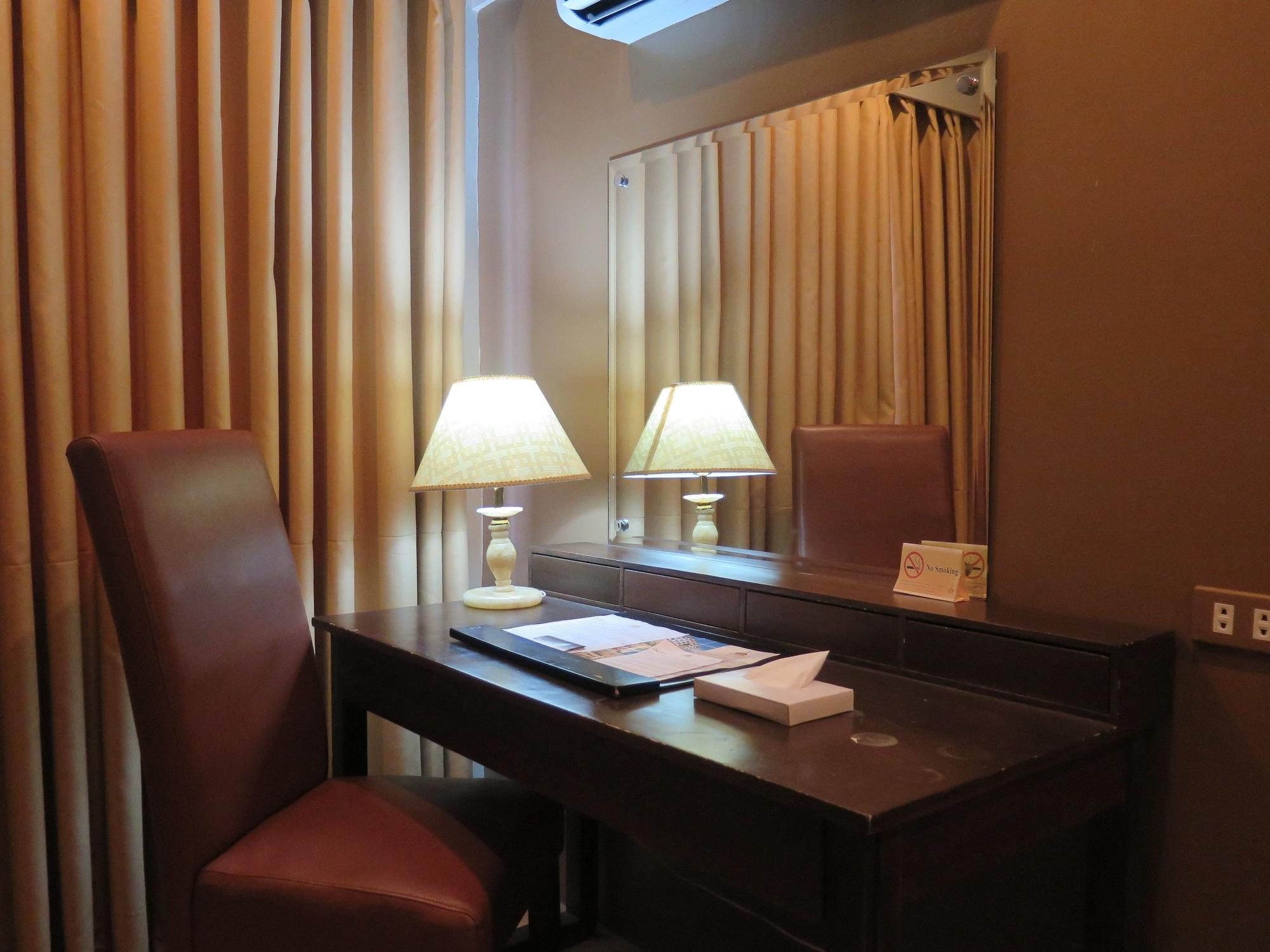 The Pinnacle Hotel And Suites Davao City Esterno foto