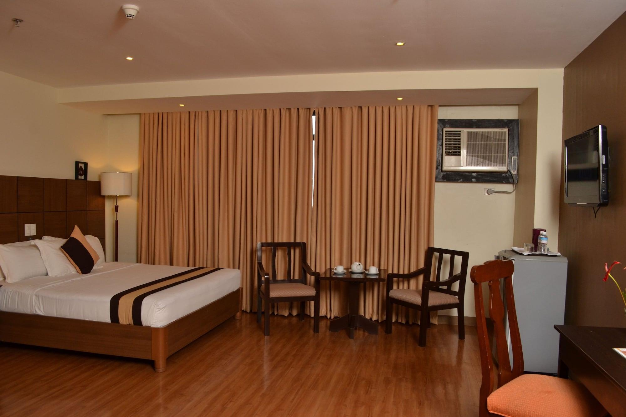 The Pinnacle Hotel And Suites Davao City Esterno foto