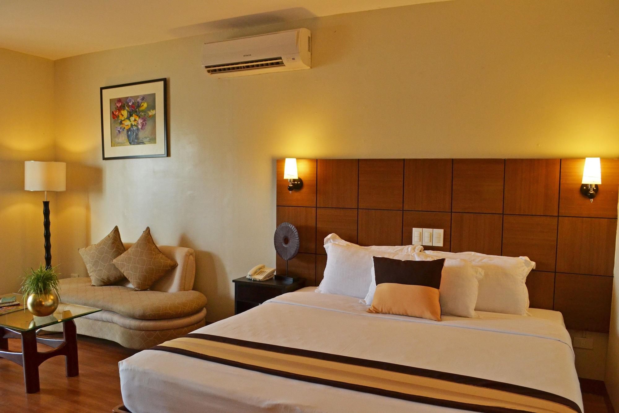 The Pinnacle Hotel And Suites Davao City Esterno foto