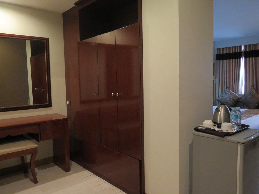 The Pinnacle Hotel And Suites Davao City Esterno foto