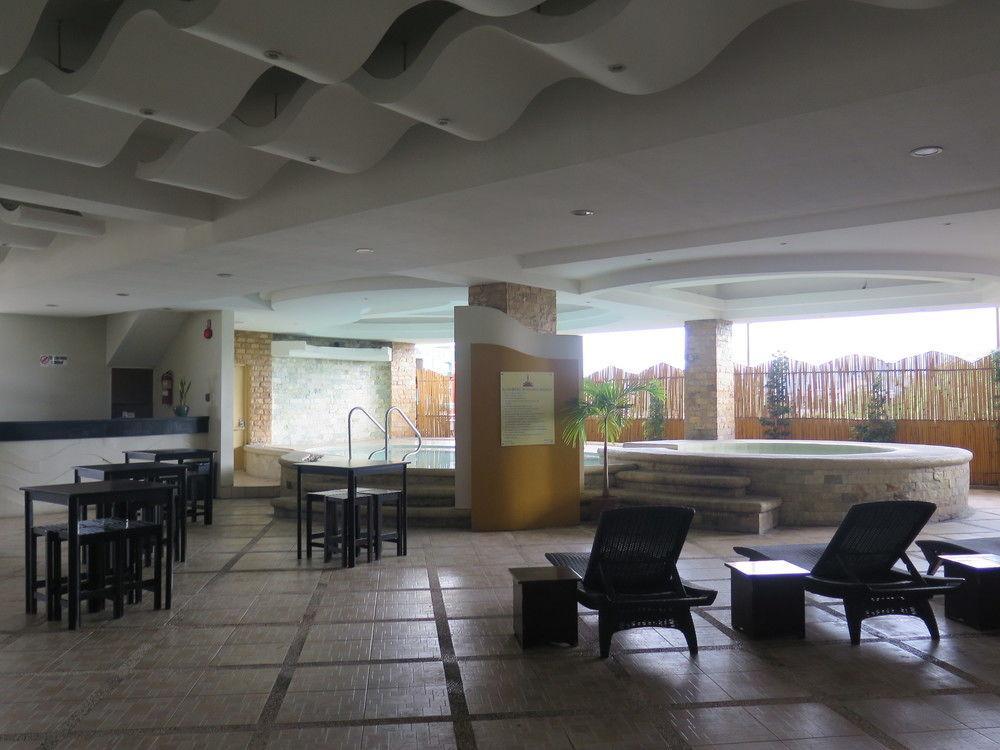 The Pinnacle Hotel And Suites Davao City Esterno foto