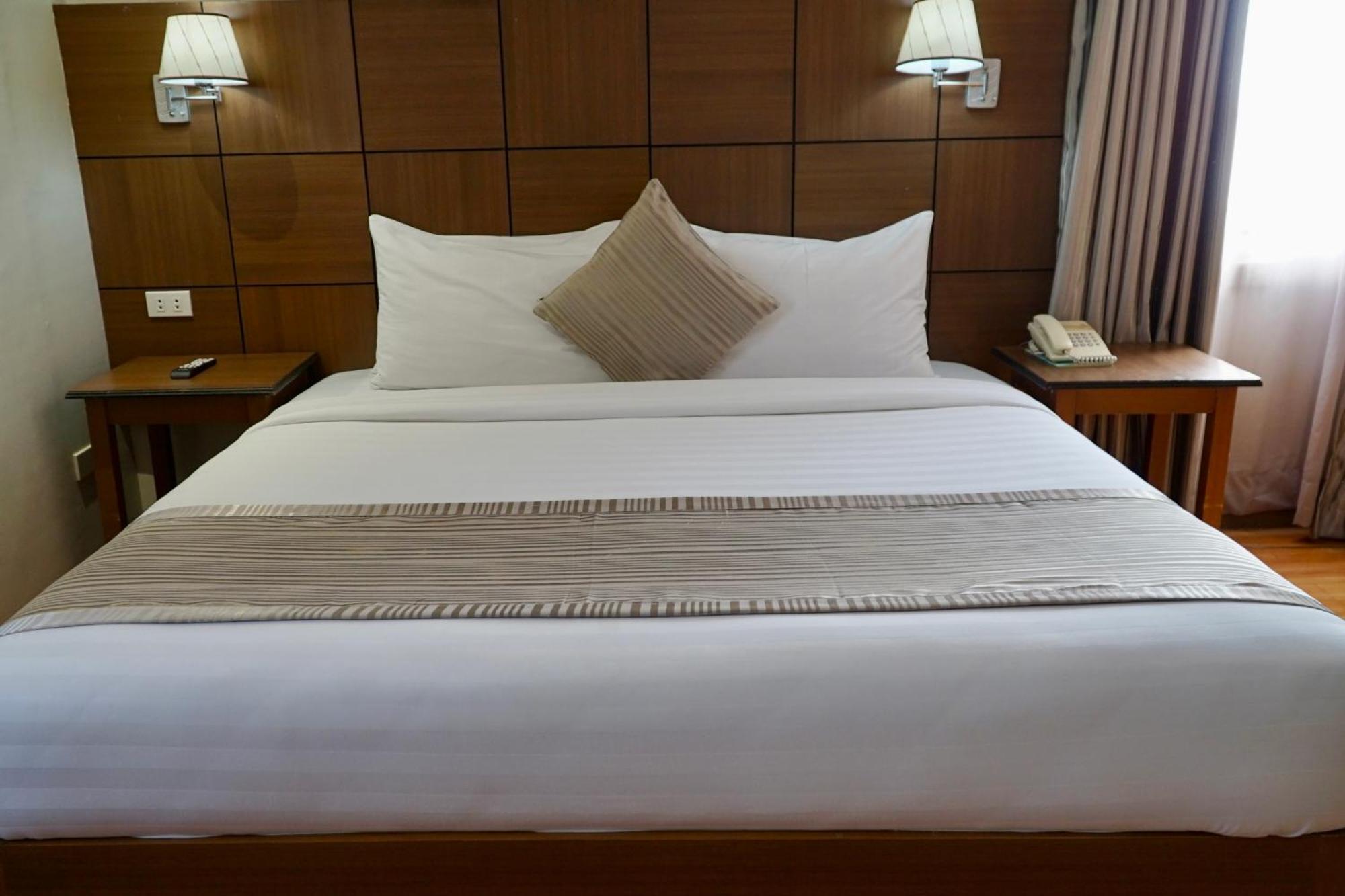 The Pinnacle Hotel And Suites Davao City Esterno foto