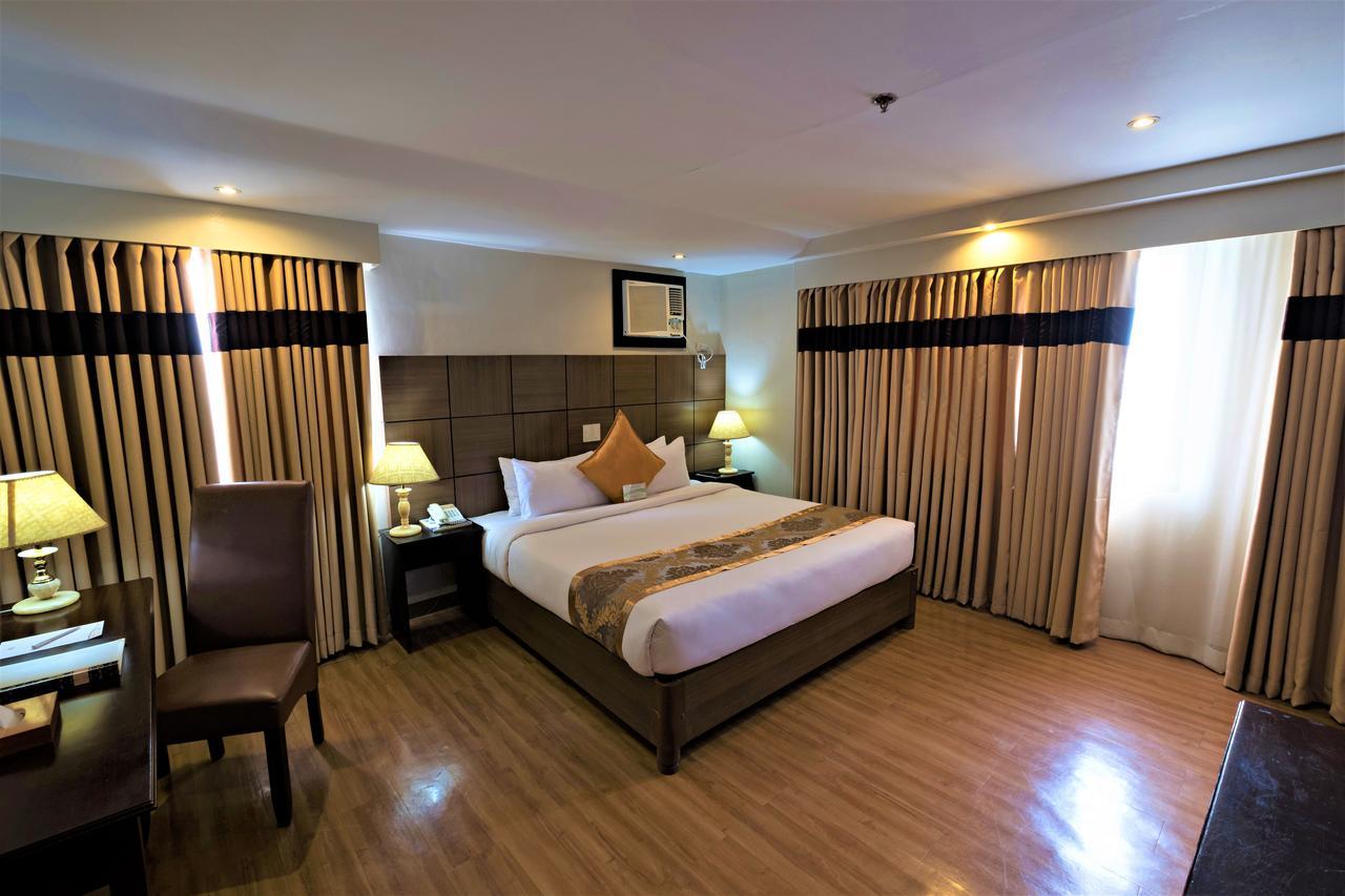 The Pinnacle Hotel And Suites Davao City Esterno foto