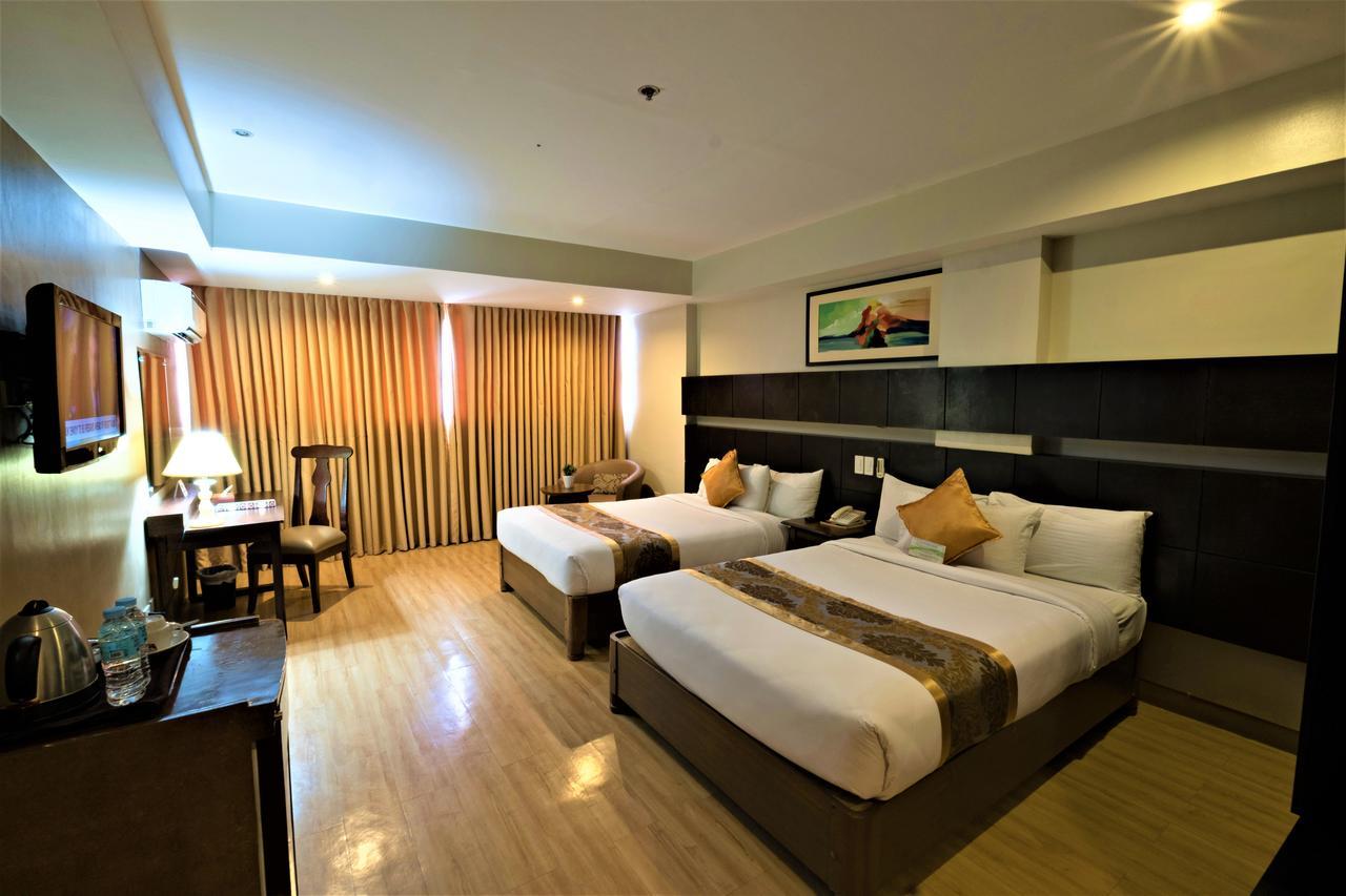 The Pinnacle Hotel And Suites Davao City Esterno foto