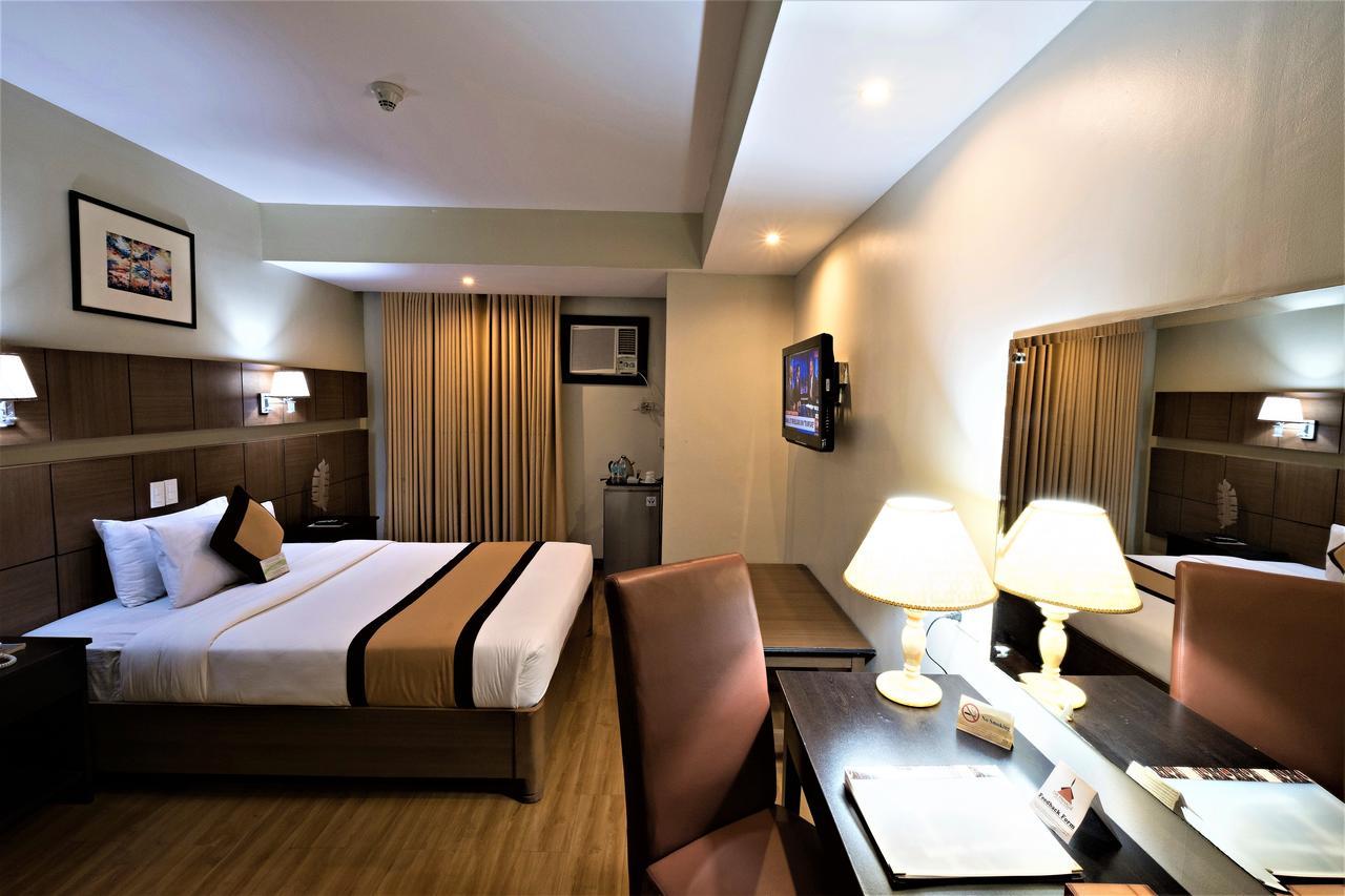 The Pinnacle Hotel And Suites Davao City Esterno foto