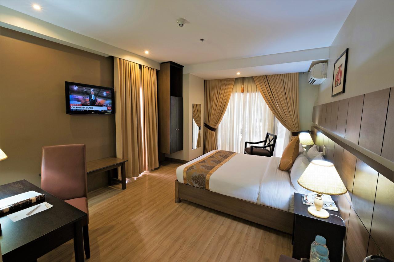 The Pinnacle Hotel And Suites Davao City Esterno foto