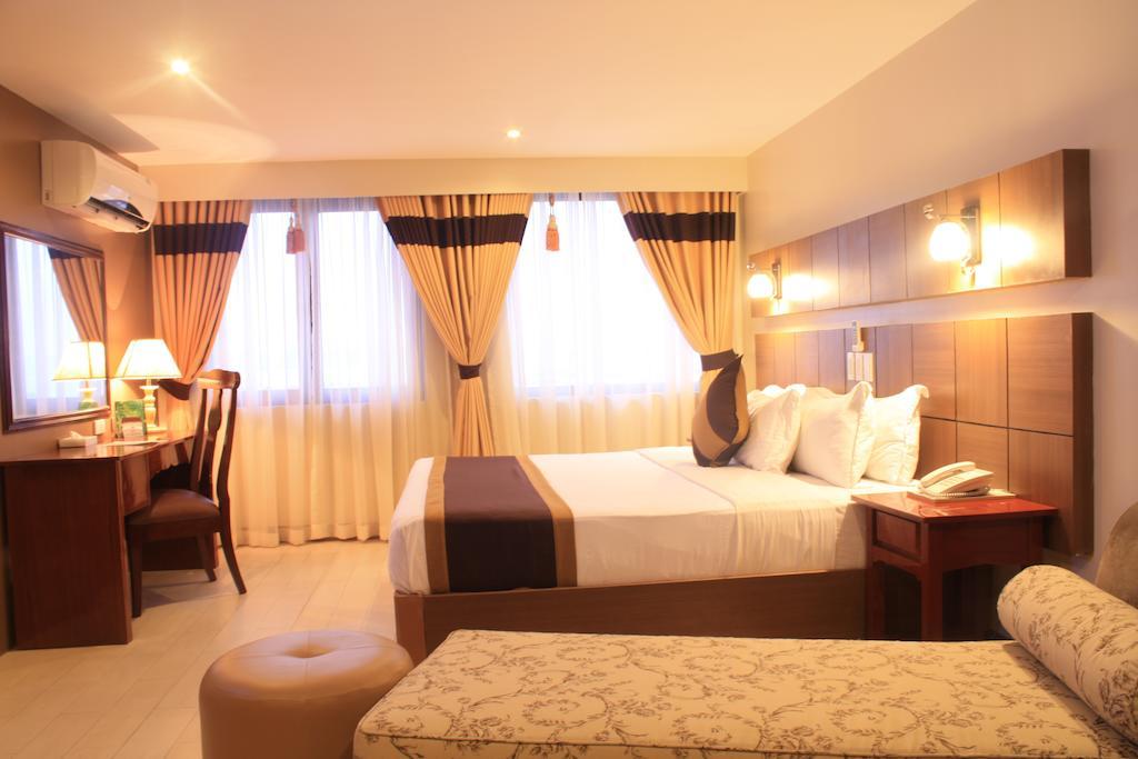 The Pinnacle Hotel And Suites Davao City Esterno foto