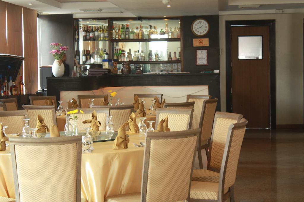 The Pinnacle Hotel And Suites Davao City Esterno foto